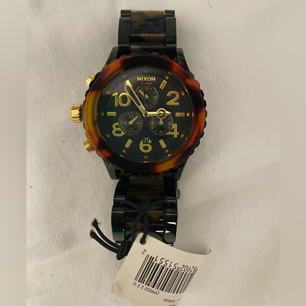*New with tags* Nixon 42-40 Chrono in tortoise/black!